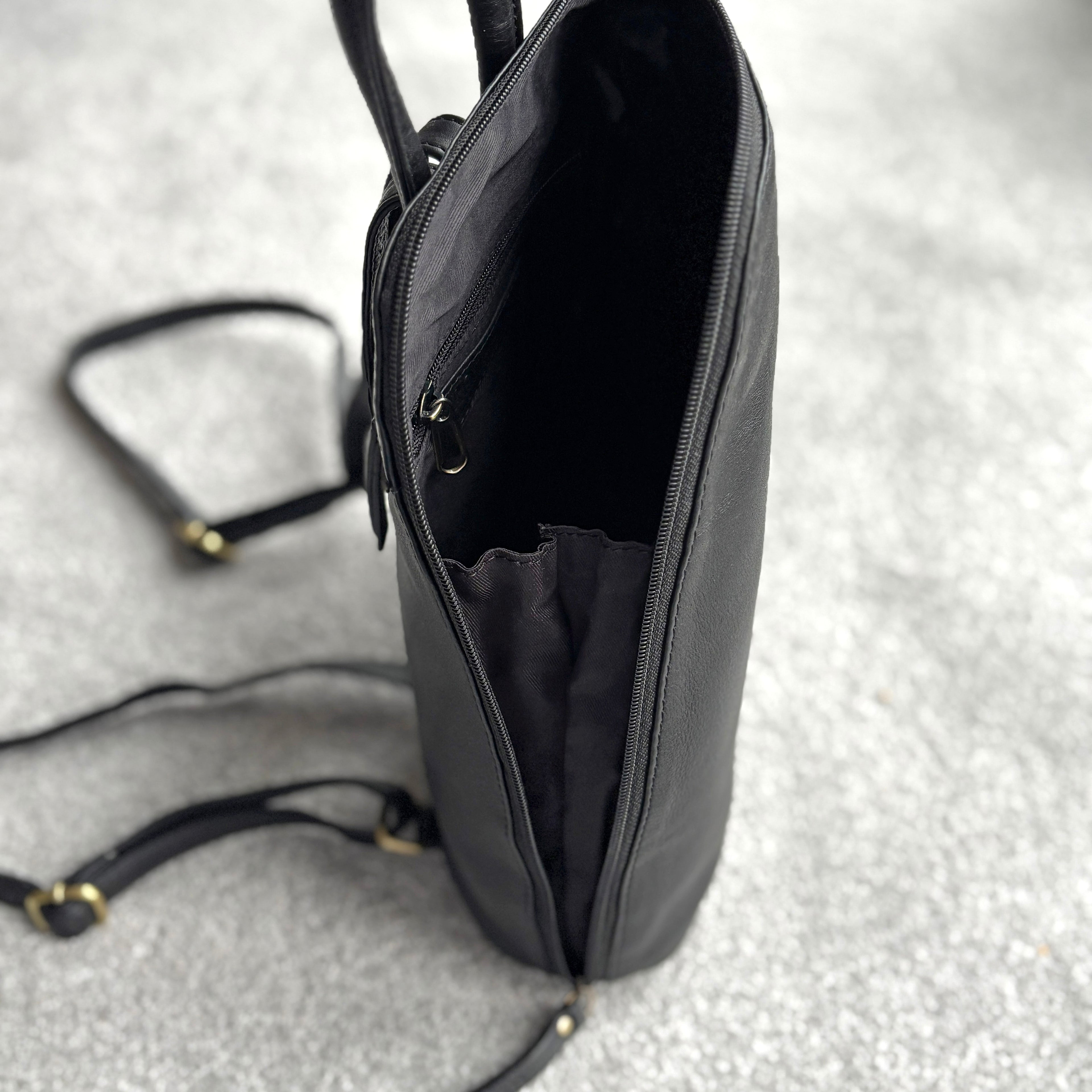 Rowallan Women's Black Leather Backpack