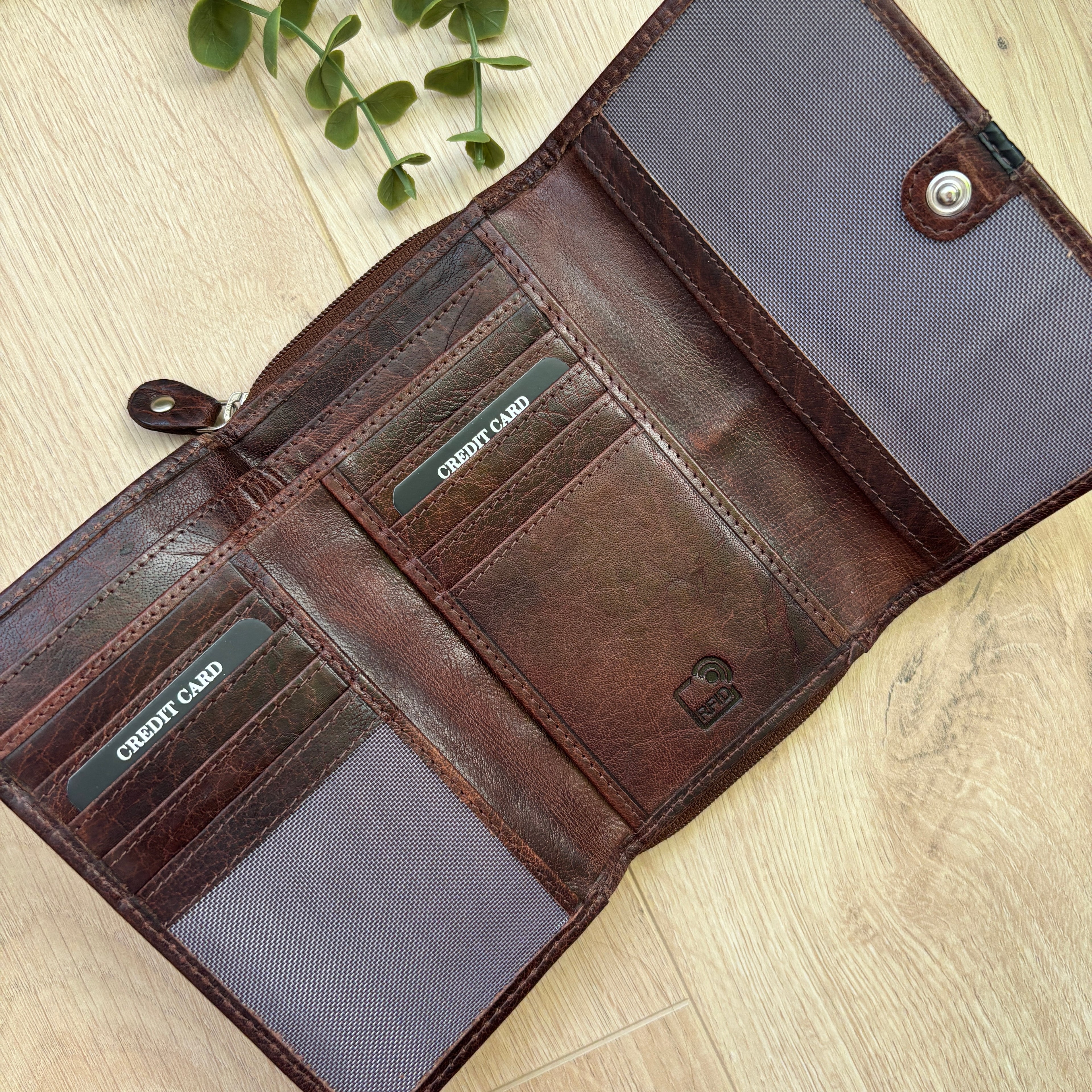 Rowallan Medium Brown Leather Purse - RFID Secure